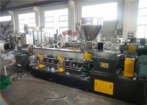 ដំណាក់កាលពីរ Carbon Black Filler Masterbatch Machine Water Ring វិធីកាត់ក្តៅ