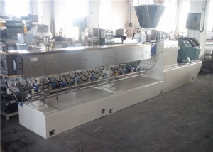 De horizontale Machine van de Tweelingschroef Plastic Extruder voor Houten Kunststof Composietmateriaal