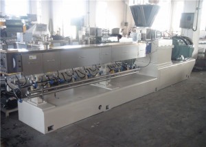 Horizontal Twin Screw Plastic Extruder Machine Para sa Wood Plastic Composite Material