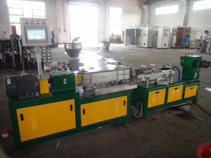 PLC Control Mini Twin Screw Extruder, HDPE Extruder Machine ერთი წლიანი გარანტია