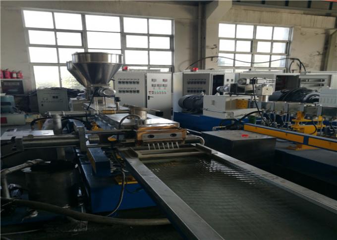 Interŝlosita Kontrolo PET Pelletizing Maŝino 300/600 Rpm Energia Efikeco
