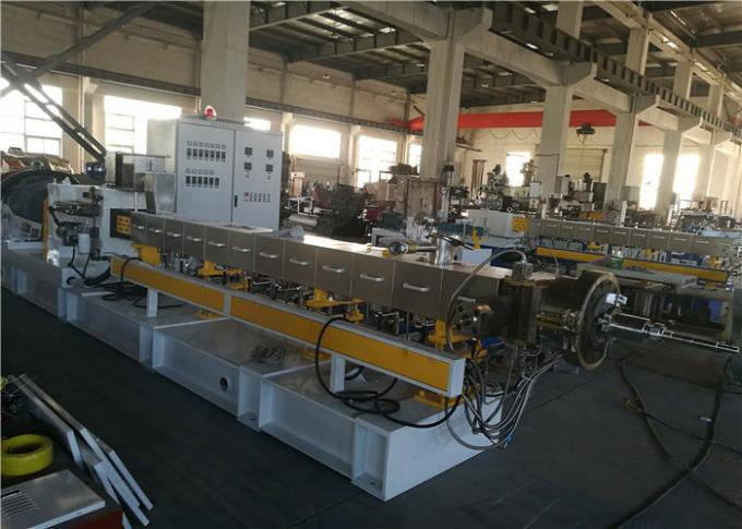 High Output 2000kg/H Plastic Extrusion Machine / Equipment With High Speed Mixer