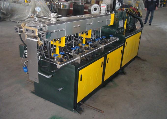 30-50 кг / H PP + TIO2 Су кисү төрендәге игезәк винт экструзия машинасы
