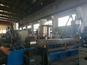 ម៉ាស៊ីន Pelletizing PVC ដំណើរការខ្ពស់សម្រាប់ខ្សែ 38CrMoAl Screw & Barrel Material