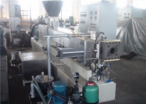 Horizontal Twin Screw Plastic Extruder Machine Don Abun Haɗin Filastik ɗin Itace