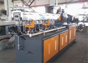 18.5kw Motor Twin Parafujo ya Plastiki Extruder PVC Pelletiser Mashine Yenye Mchanganyiko wa Kasi ya Juu