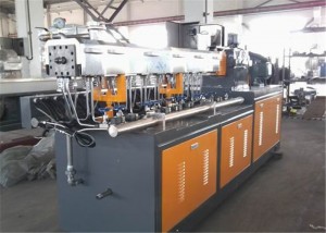 18.5kw Motor Twin Screw Plastic Extruder PVC Pelletiser Machine With High Speed ​​Mixer