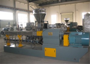 Spalvotas pagrindinio mišinio granulių gamybos dvigubas sraigtinis ekstruderis vandens sruogų pjovimo mašina