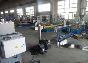 សមត្ថភាពធំ 100kg/H PET Granulator PET Plastic Plastic Recycling Machine 75kw Motor