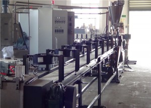 Kartoşka krahmalynyň biodegrirlenip bilýän PLA bölejikleri öndürmek üçin 90kw ekiz nurbat ekstruder enjamy