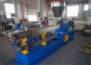 2900mm Barrel Length PET Pelletizing Machine Na May 2 Sets Vacuum Venting System