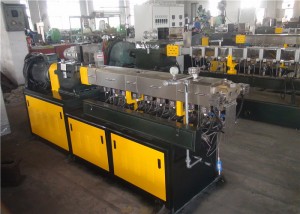 Mbushës i lartë Masterbatch Extruder Unazë Uji Pelletizer Fuqia e lartë 18,5 kw