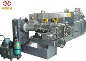 2000kg/h Malmola Mola PVC Grajnetoj Maŝino Duobla Etapo Extruder PVC Pelletizing Maŝino 350kw Motoro