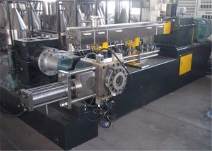 ម៉ាស៊ីន Extrusion POM PA ABS ធុនធ្ងន់ , កាកសំណល់ប្លាស្ទិក បរិក្ខារ Extruder 55kw