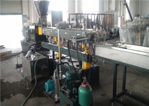 Macchina/attrezzatura per estrusione di plastica ad alto rendimento da 2000 kg/ora con miscelatore ad alta velocità