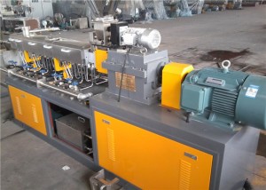 SIEMENS Motor Water Ring Pelletizer Double Screw Extruder Design ერთი წლიანი გარანტია