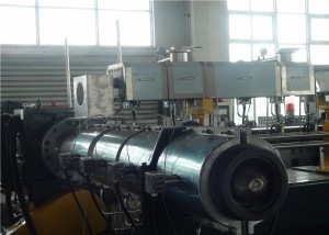 93mm / 200mm Twin Screw Extruder Machine Air Cooling Die Face Cutting Way