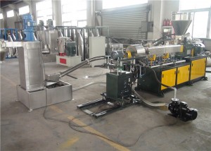 Makinë ekstruderi 2,2 kw dehidratues me unazë pelletizer LLDPE 30-100 kg/H Kapaciteti