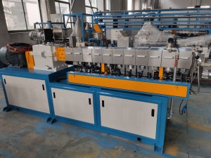 Slitþolinn Lab Twin Skrúfa Extruder W6Mo5Cr4V2 Skrúfaefni 5,5kw