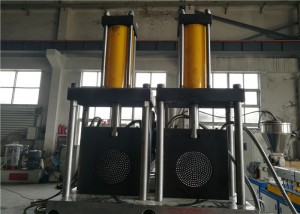 Máquina del extrusor de High Power132kw PE, máquina plástica de la fabricación de los gránulos