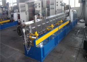 Máquina extrusora de polímeros PE PP ABS, máquina de fabricación de lotes mestres de 75 kW