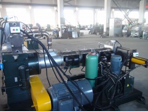 Macchina di estrusione di plastica completamente automatica, macchina di granulazione del PVC resistente