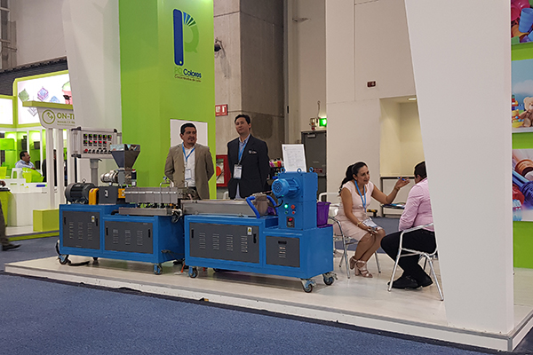 lab twin screw extruder at exhibition