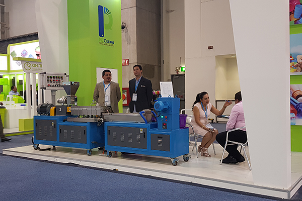 lab twin screw extruder at exhibition