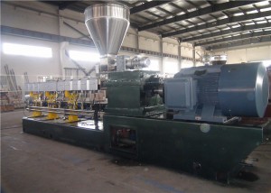 Die Face Cutter Extruder ម៉ាស៊ីន Pelletizing PVC ជាមួយនឹងប្រព័ន្ធ Vacuum Venting System