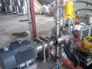 HDPE / LLDPE Extruder Machine, PLC suwasty pelletizasiýa bölümi 132kw motor