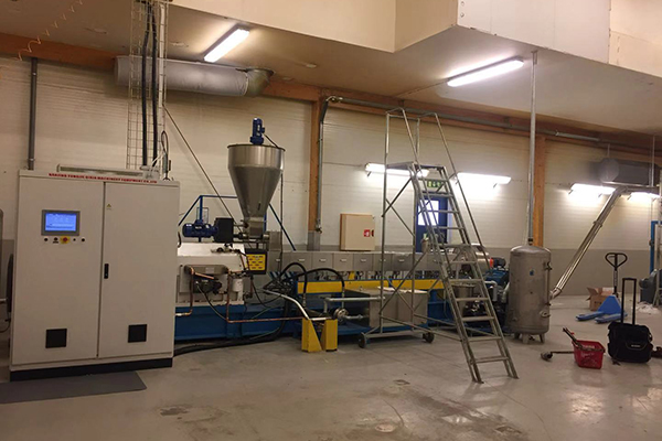 lab twin screw extruder at exhibition