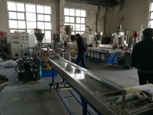 Horisontell PE pelletiseringsmaskin, plastbearbetningsmaskin 250kw effekt