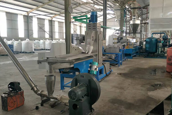 Kiindonesia Twin Parafujo Extruder PET Flake Pelletizing Machine