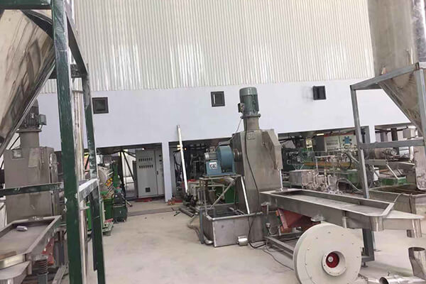 2000 kg / h di riempimentu masterbatch machine in Vietnam